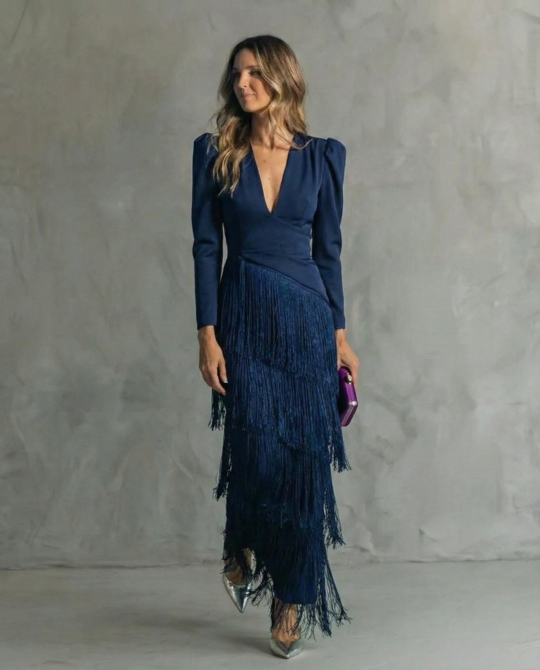Clara – Elegancka Sukienka z Frędzlami